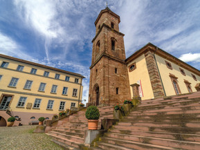 Start der Tour ist Hornbach. Die Stadt ist vor allem für ihr beeindruckendes Kloster bekannt. Foto: Dirk Weber/Pfälzerwald Tourismus/akz-o