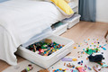 Bildunterschrift: Mit den richtigen Boxen gibt es für alle Herausforderungen im Kinderzimmer die ideale Lösung – da hat Chaos kaum eine Chance. Foto: SmartStore/akz-o