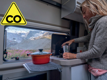 Beim Kochen mit Gas ist Vorsicht geboten. Wenn giftiges CO entsteht, kann es nur mit Hilfe technischer Sensoren aufgespürt werden. Foto: Ei Electronics/iStock/mystockimages/akz-o